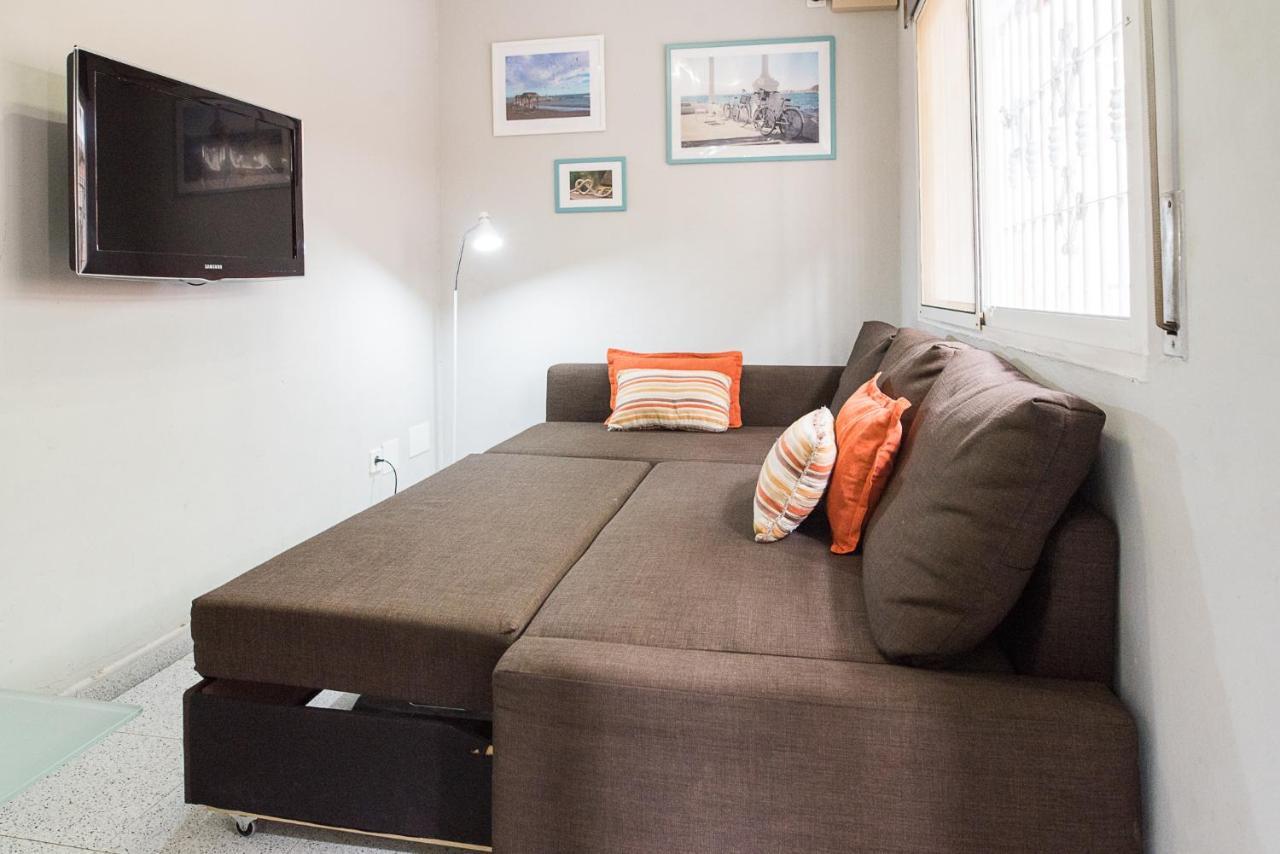 Malagaonbeach 1 - Two Bedrooms - Up To 3 People - 10 Meters Beach Bagian luar foto