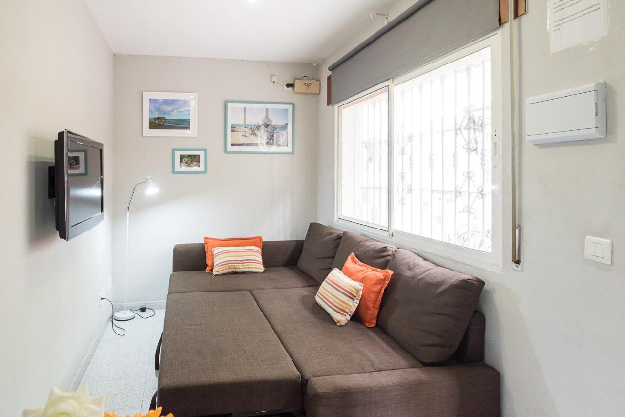 Malagaonbeach 1 - Two Bedrooms - Up To 3 People - 10 Meters Beach Bagian luar foto
